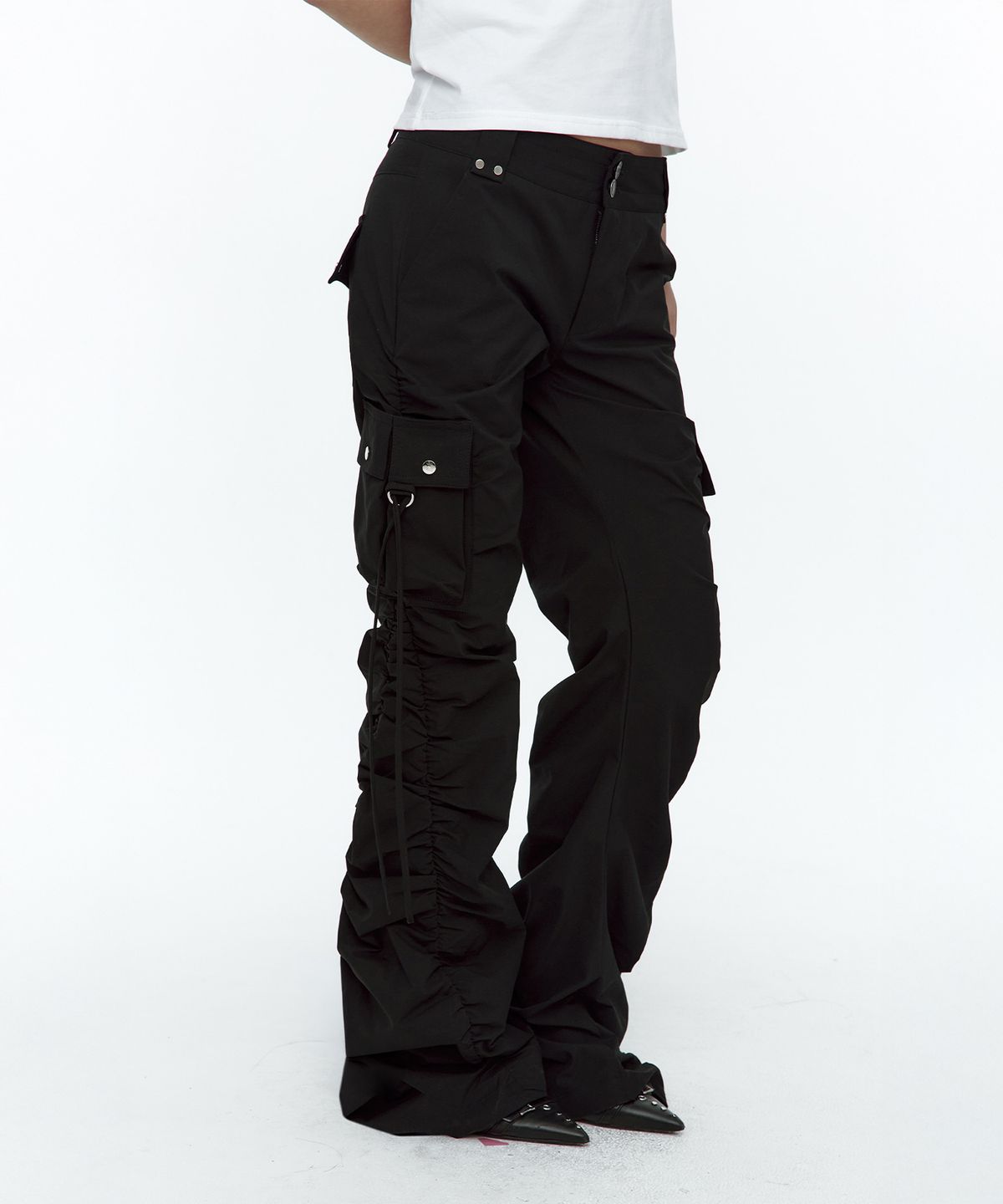 러프넥(ROUGHNECK) Shirring Cargo Pants Black