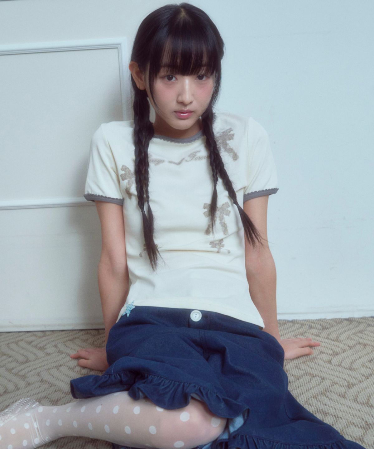 로긴 앤 로지(ROGIN N ROSIE) Ribbon Printed Slim Ringer T-shirt Ivory