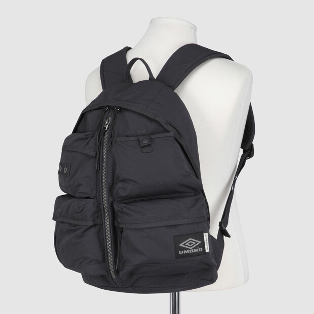 엄브로(UMBRO) 블리츠 백팩 미니 (15L) 차콜 UR323CBP80