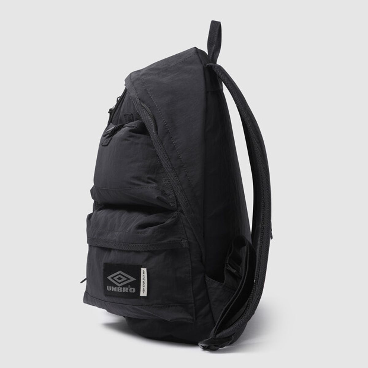 엄브로(UMBRO) 블리츠 백팩 미니 (15L) 차콜 UR323CBP80