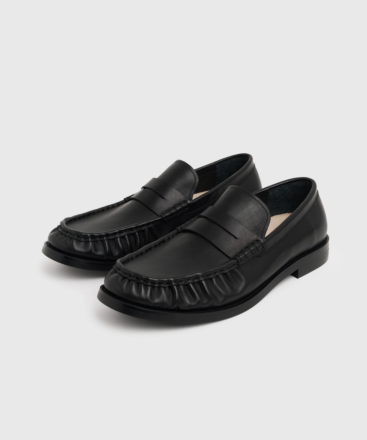 로스트가든(LOSTGARDEN) UNIFORM Pleats Loafer Black