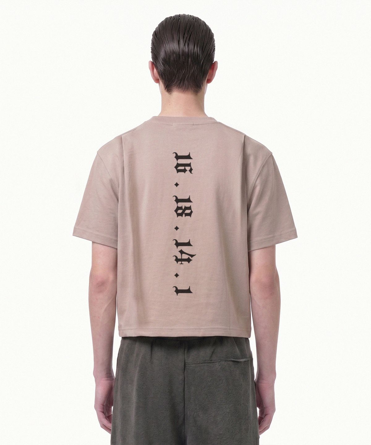 프리노어(PRINOAR) 커브드 스테이 트루 세미 크롭 반팔 티셔츠 - 진저베이지