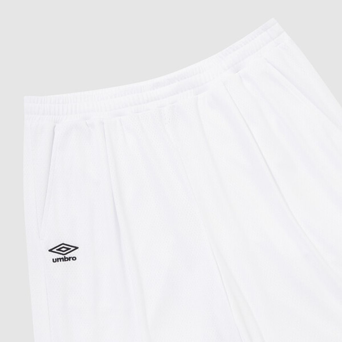 엄브로(UMBRO) 챈트 메쉬 6부 버뮤다팬츠 화이트 UR321CHP72