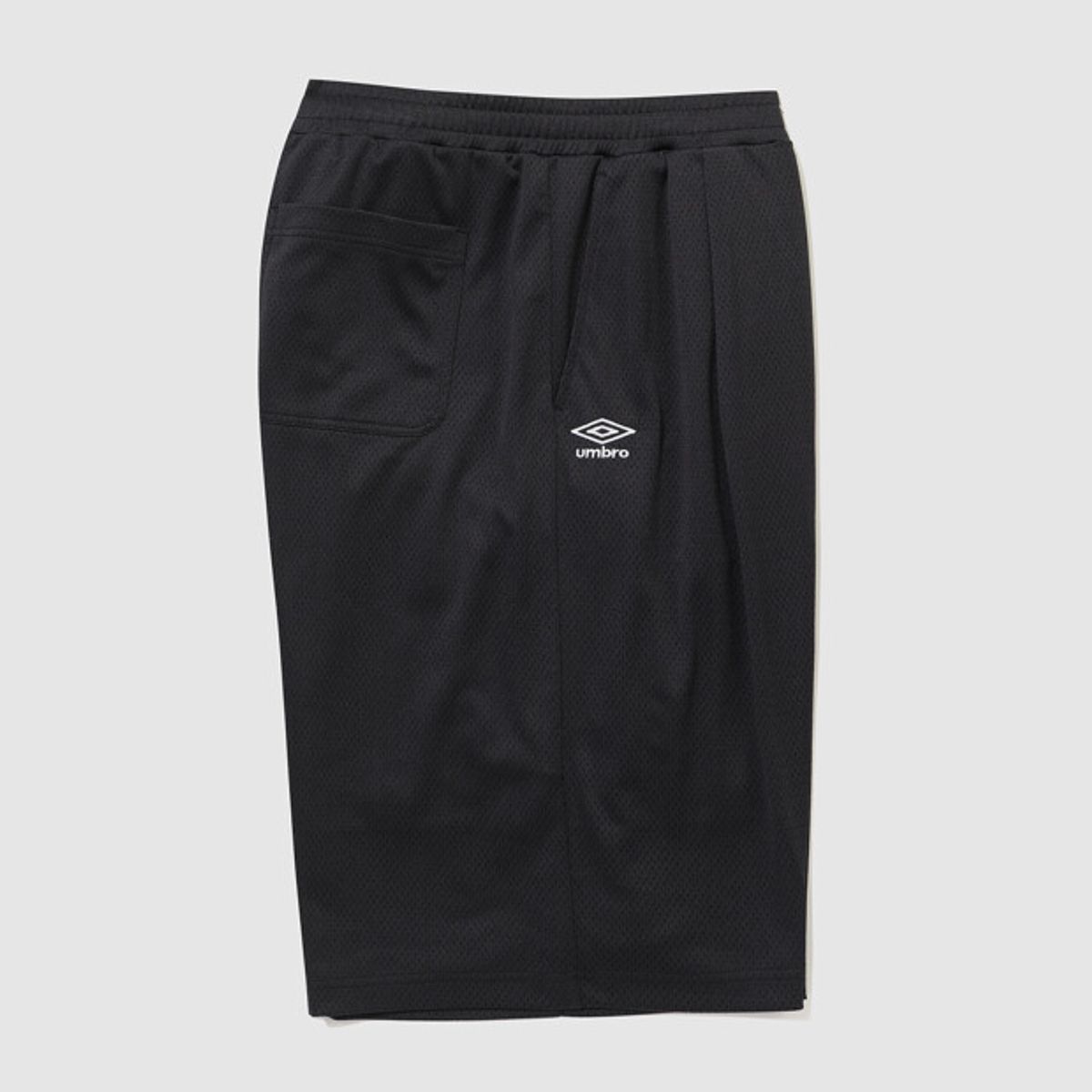 엄브로(UMBRO) 챈트 메쉬 6부 버뮤다팬츠 블랙 UR321CHP72