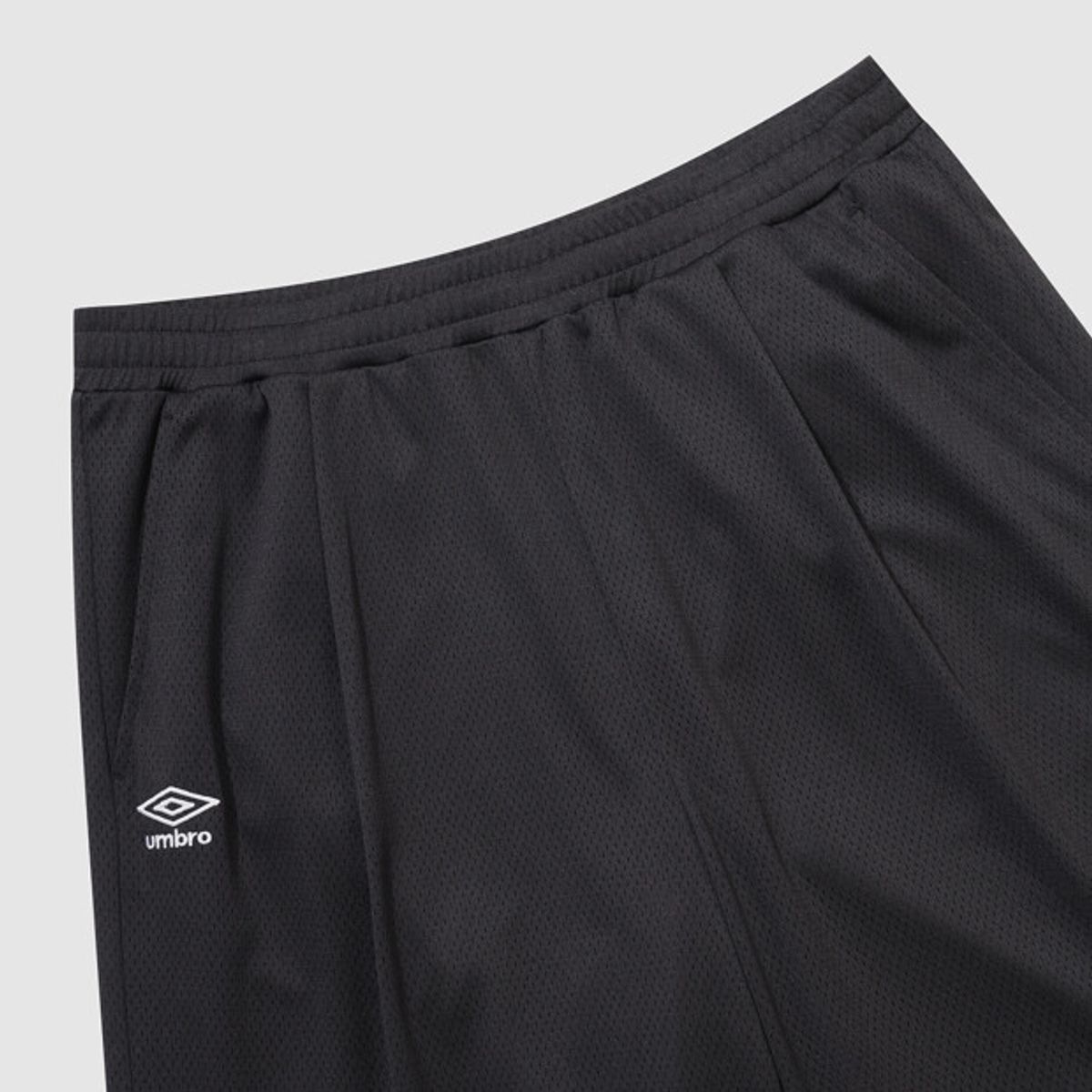 엄브로(UMBRO) 챈트 메쉬 6부 버뮤다팬츠 블랙 UR321CHP72