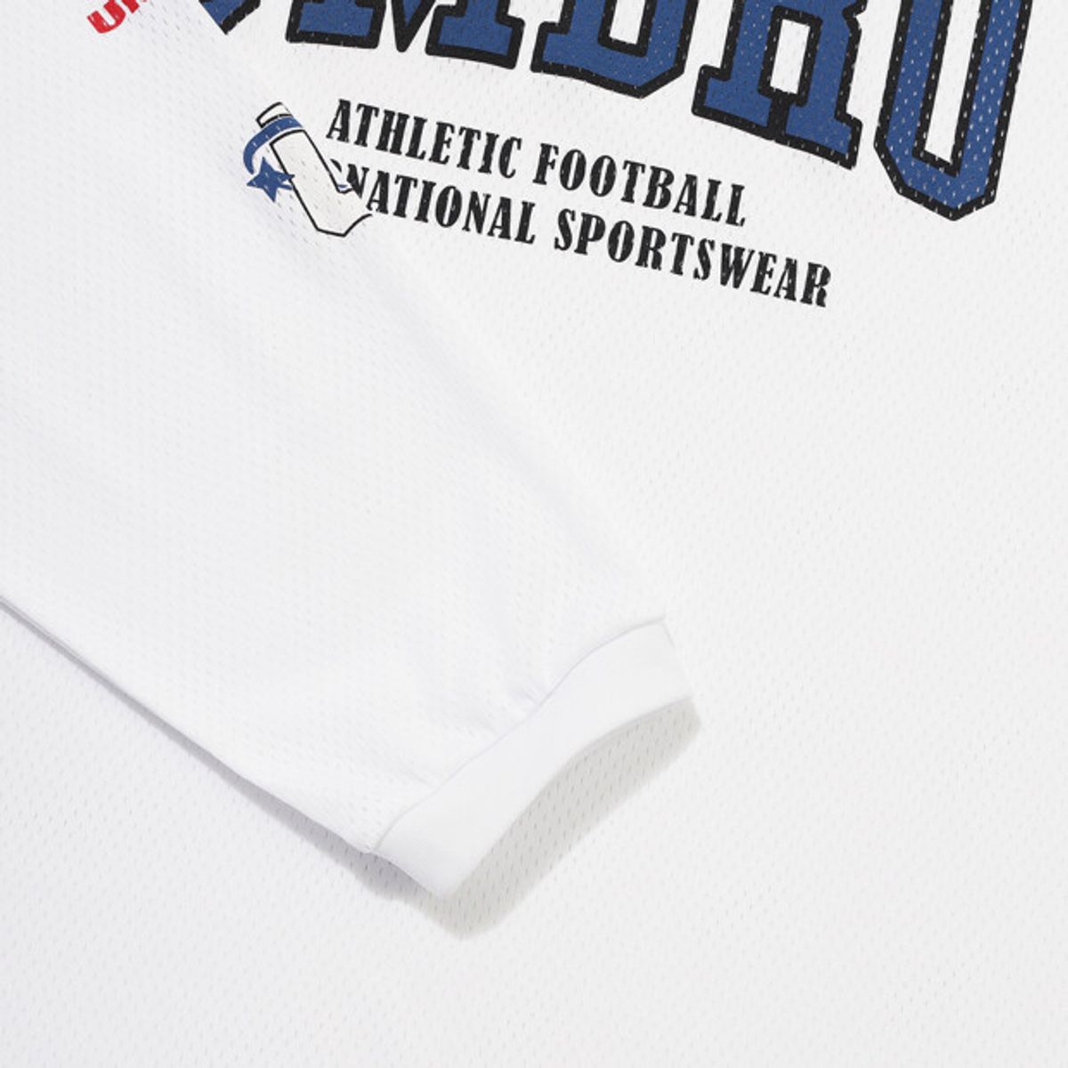엄브로(UMBRO) 챈트 메쉬 그래픽 로고 긴팔 티셔츠 화이트 UR321CRL71