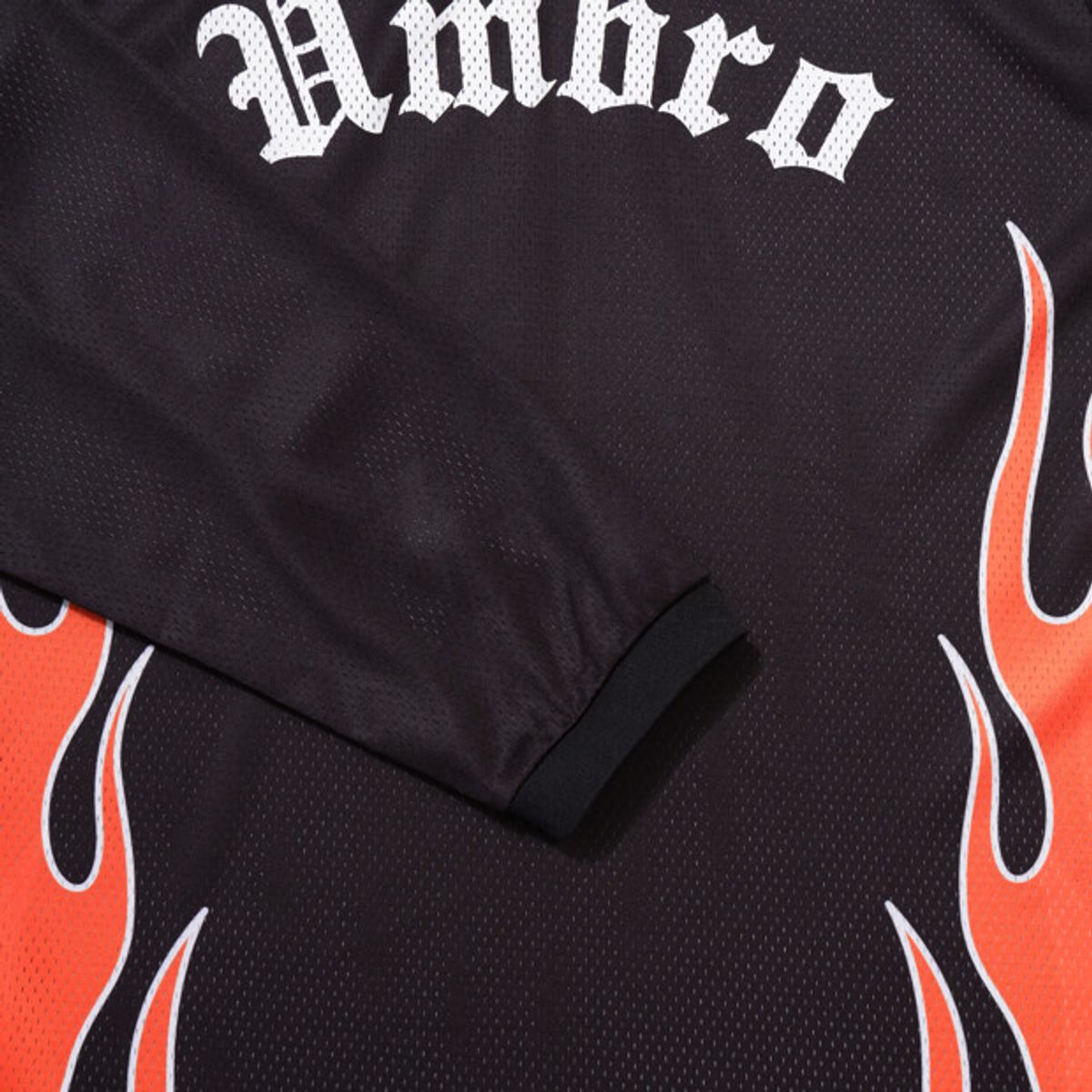 엄브로(UMBRO) 챈트 메쉬 플레임 긴팔 티셔츠 블랙 UR321CRL72