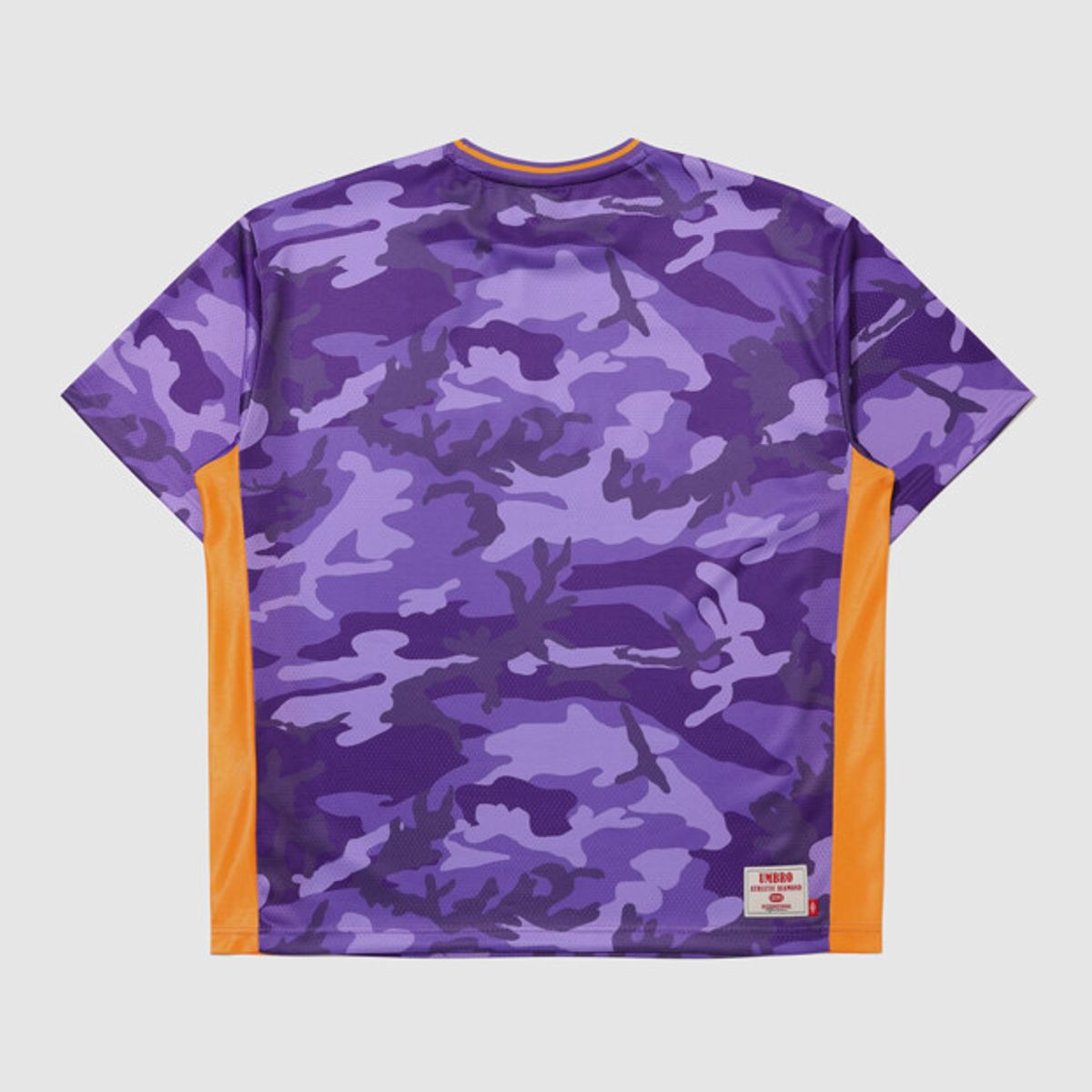 엄브로(UMBRO) 챈트 메쉬 카모 그래픽 반팔 티셔츠 퍼플 UR321CRS79