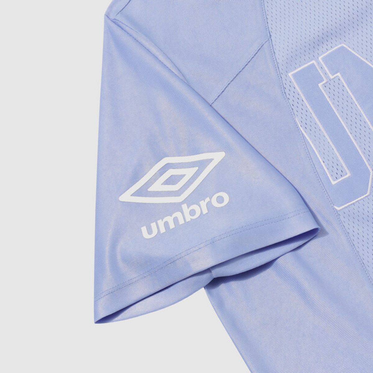 엄브로(UMBRO) 챈트 메쉬 우먼스 그래픽 반팔 티셔츠 스카이블루 UR322CRS74
