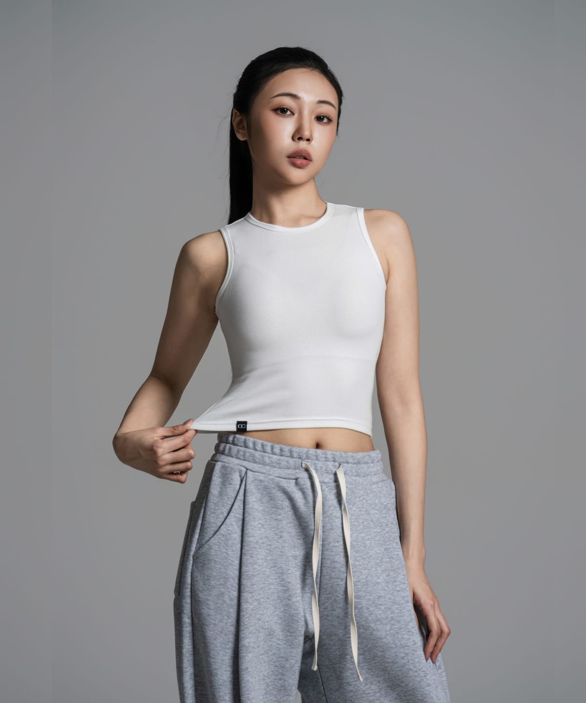 어센더(ASCENDER) (W) 골지 이지 크롭 슬리브리스 2color