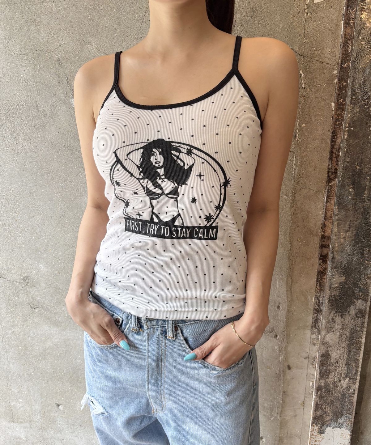 크루치(KRUCHI) TRY TO STAY CALM Sleeveless (WHITE)