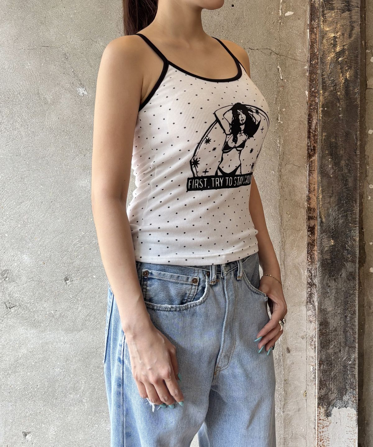 크루치(KRUCHI) TRY TO STAY CALM Sleeveless (WHITE)