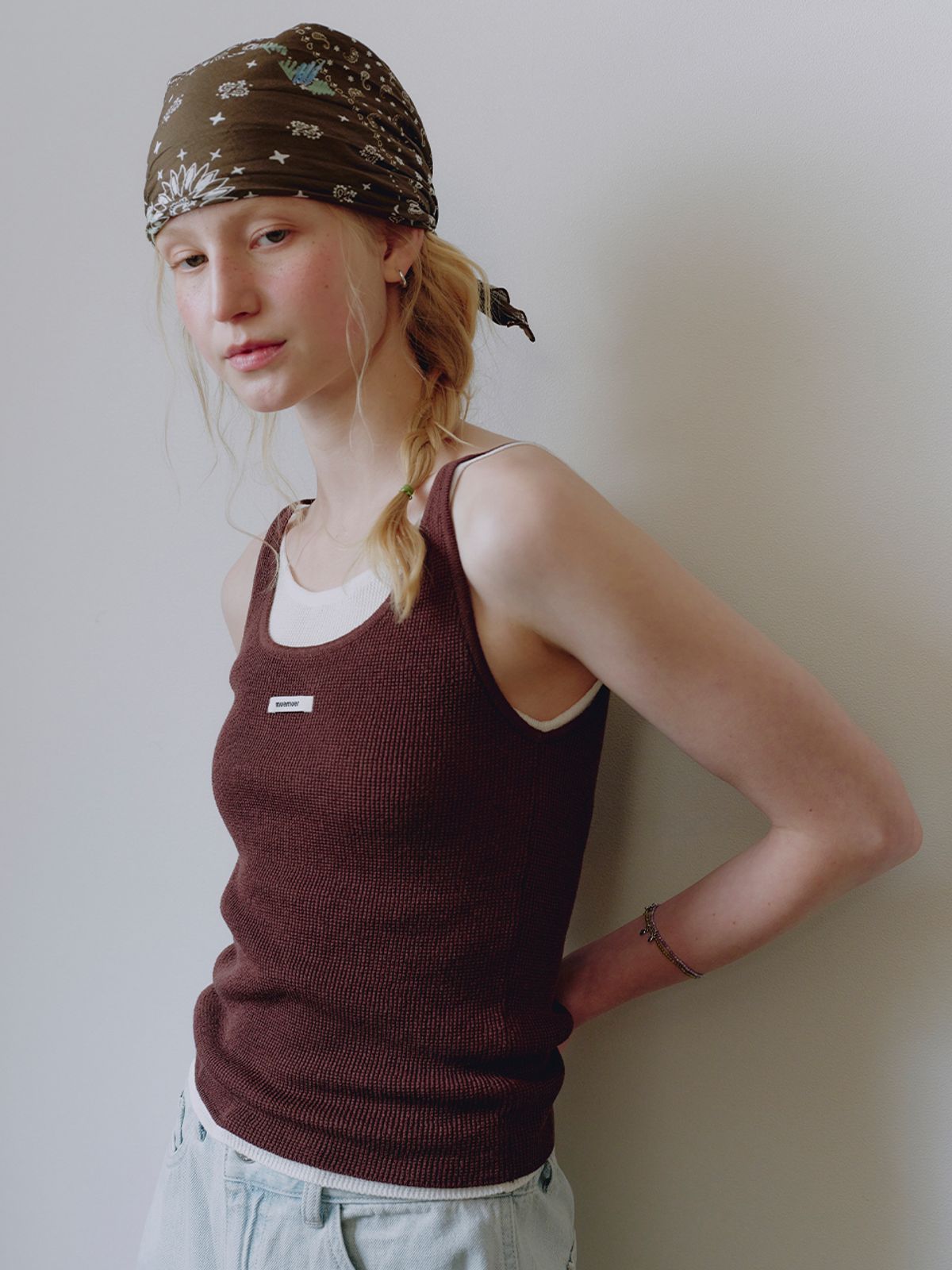 뮈뮈에르(MUEMUER) Sleeveless Boat Neck Knit MU2634KV301M