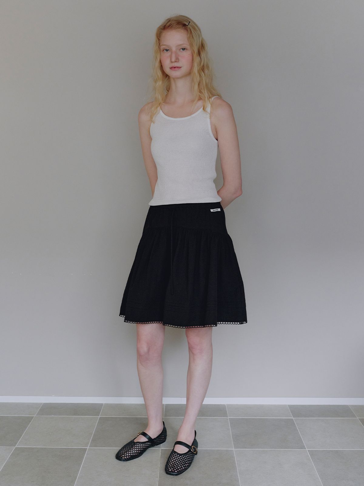뮈뮈에르(MUEMUER) Sleeveless Boat Neck Knit MU2634KV301M