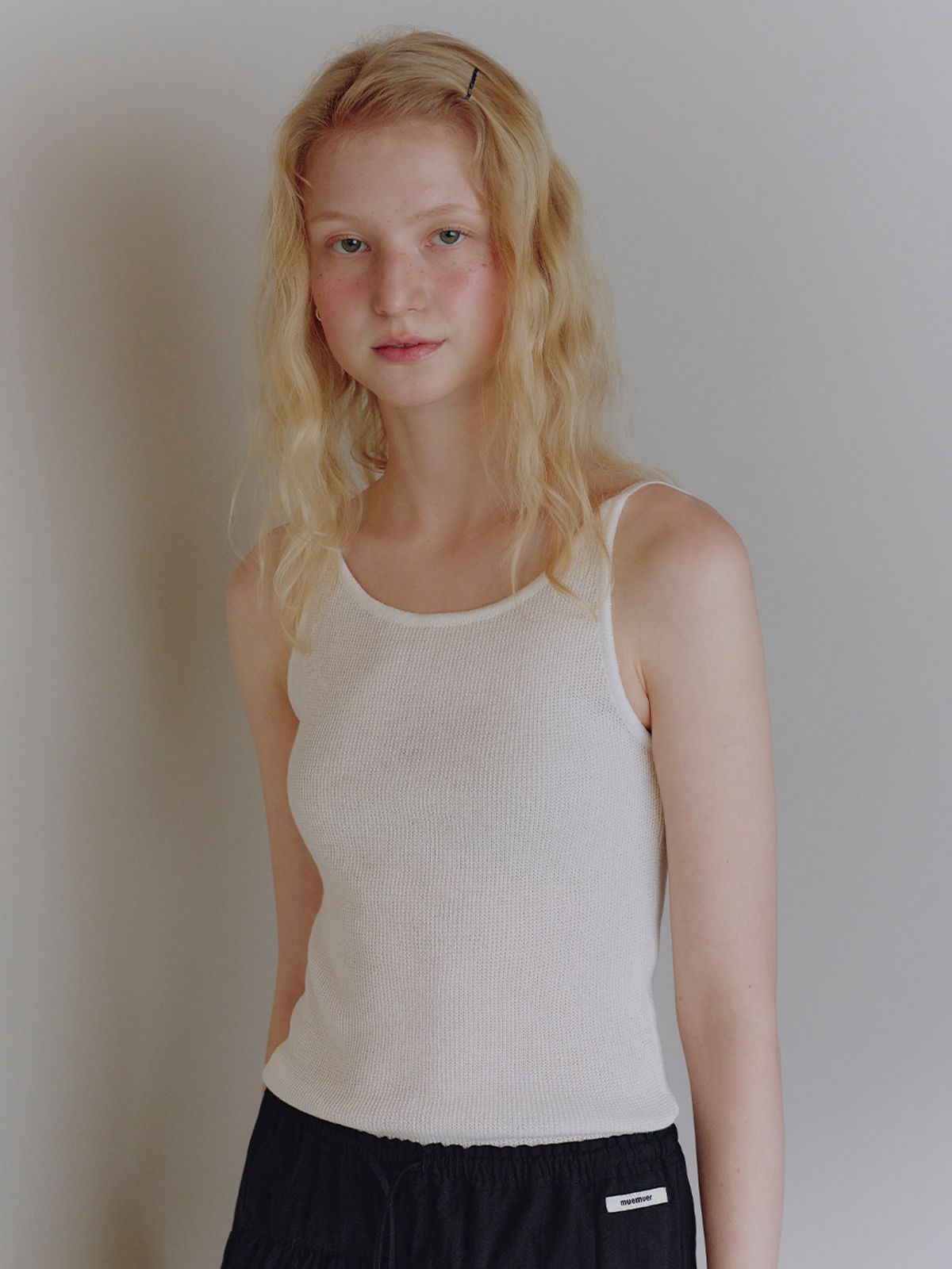 뮈뮈에르(MUEMUER) Sleeveless Boat Neck Knit MU2634KV301M