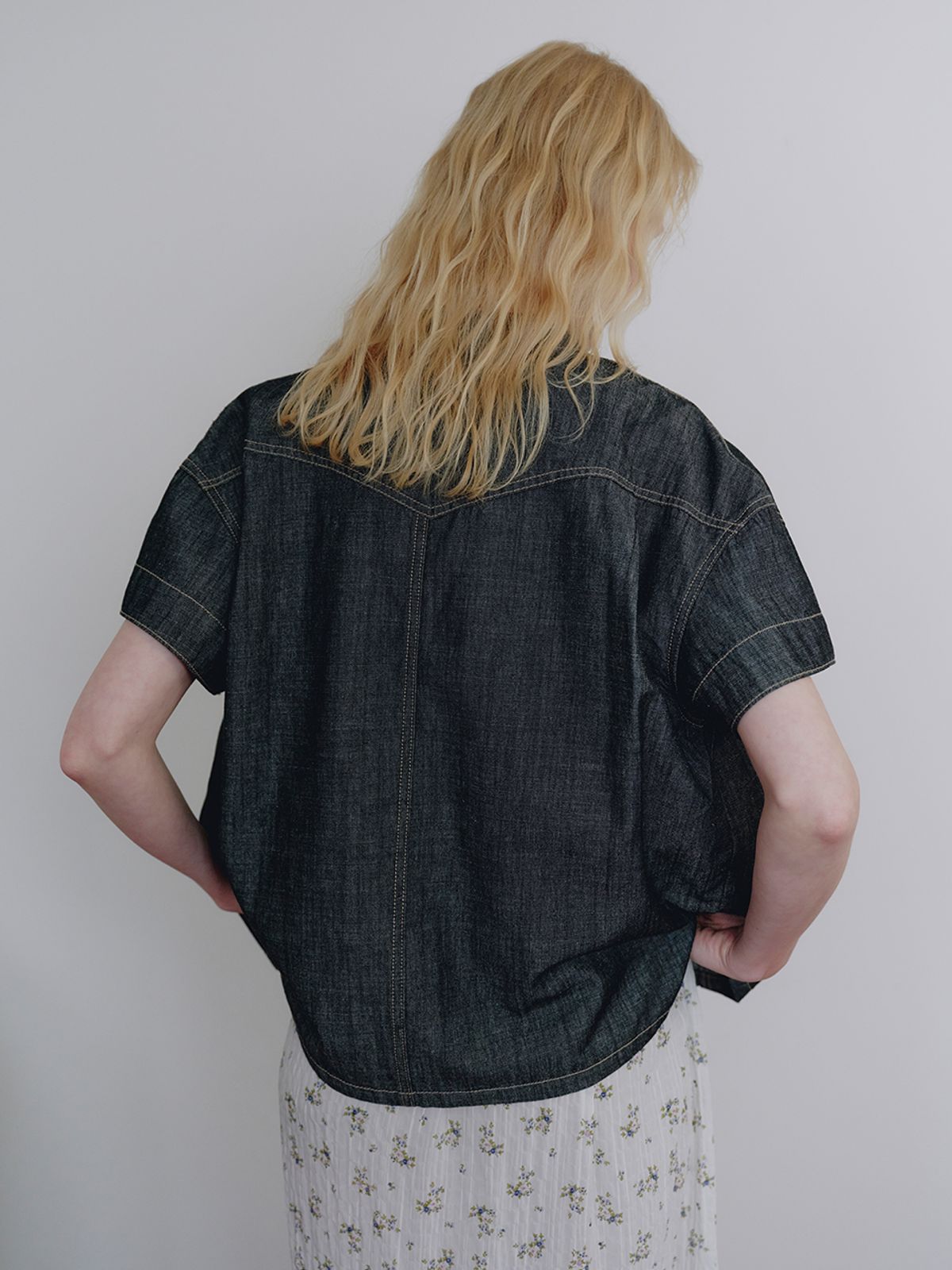 뮈뮈에르(MUEMUER) Fluid Denim Shirt MU2634BL308M