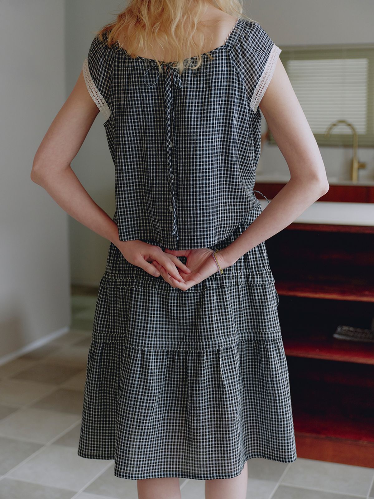 뮈뮈에르(MUEMUER) Front to Back Reversible Tiered Dress MU2635OP313M