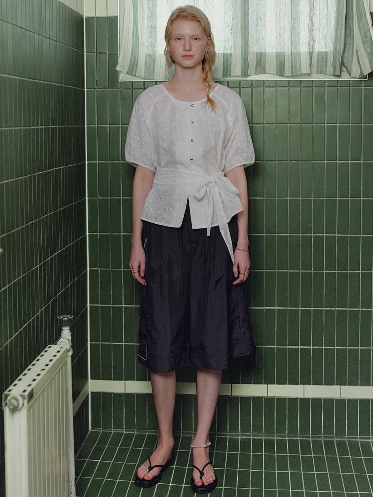 뮈뮈에르(MUEMUER) Embroidery Half Cago Pants MU2634PT305M