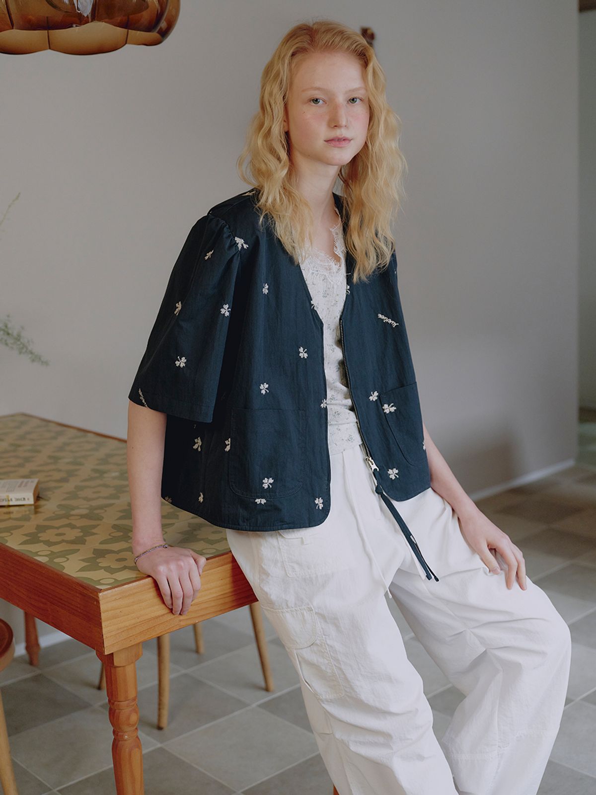 뮈뮈에르(MUEMUER) Muemuer Clover Embroidery Jacket MU2634JK301M