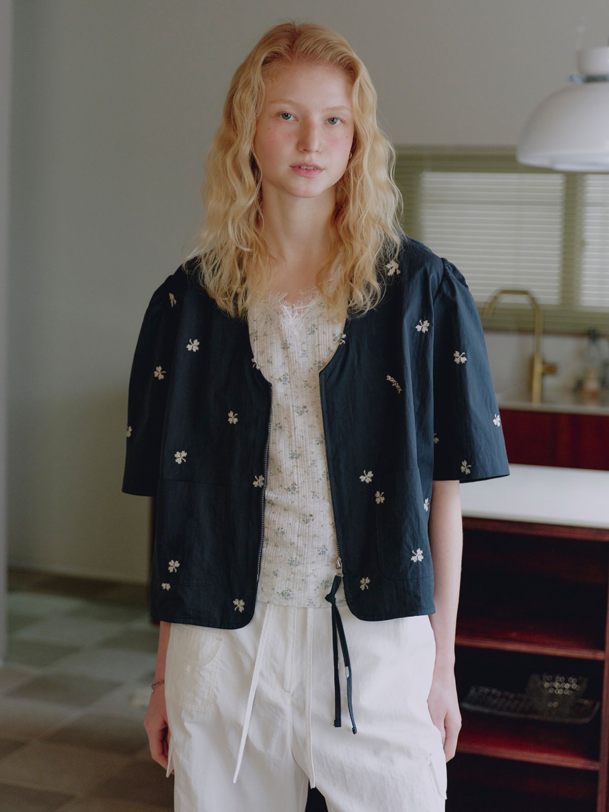 뮈뮈에르(MUEMUER) Muemuer Clover Embroidery Jacket MU2634JK301M
