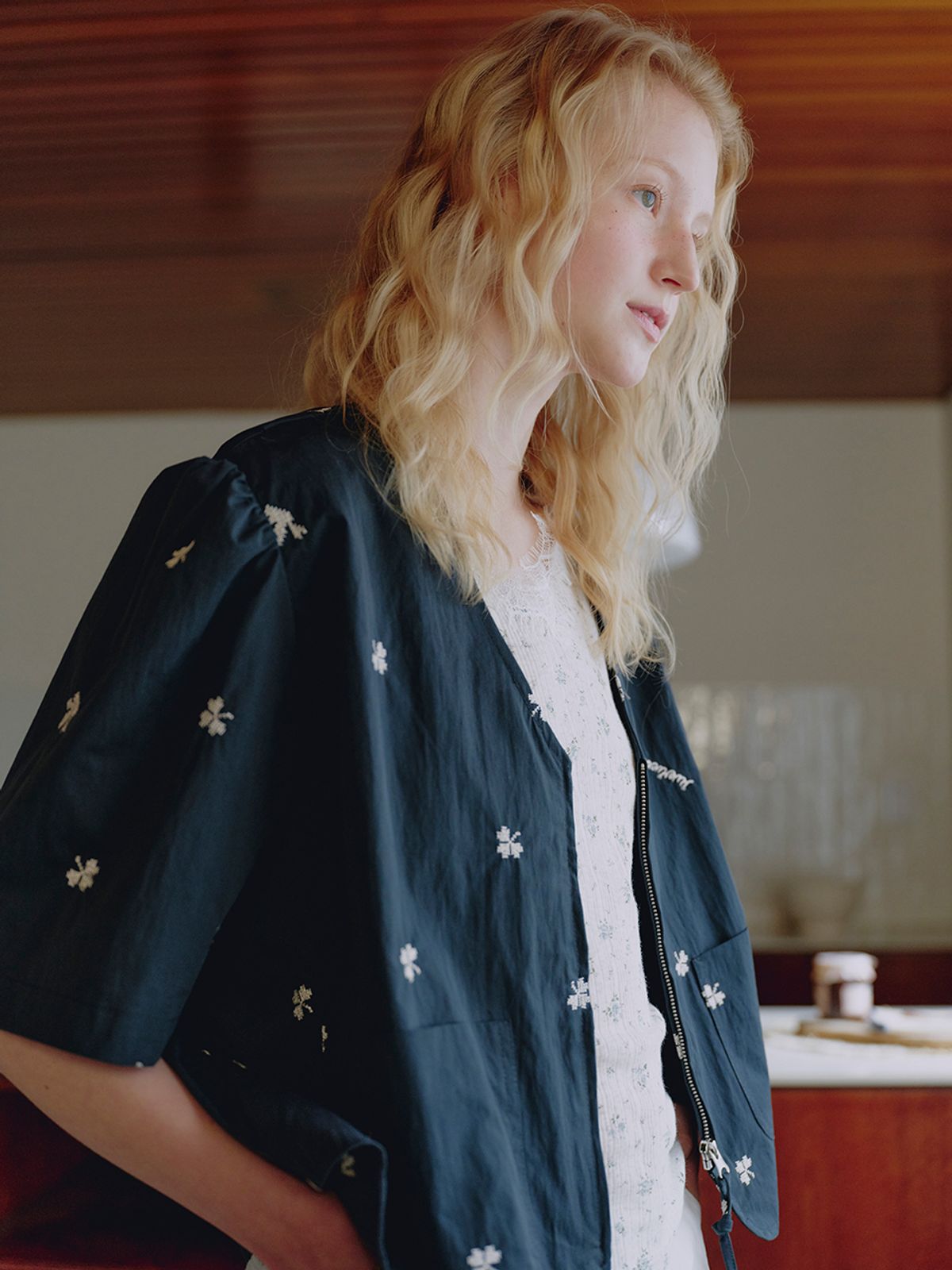뮈뮈에르(MUEMUER) Muemuer Clover Embroidery Jacket MU2634JK301M