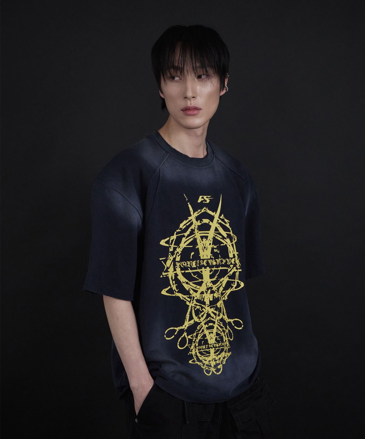 포스센스티브(FORCESENSITIVE) darkness scissors t-shirt (NA/YE)