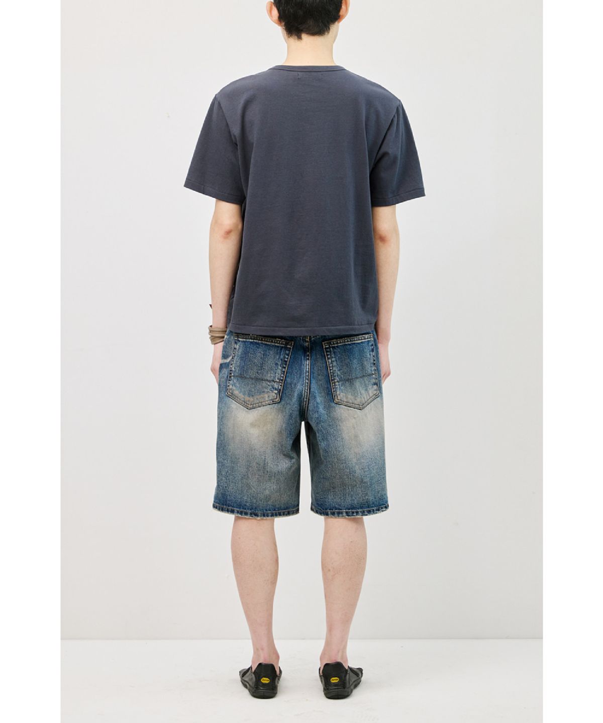 해칭룸(HATCHINGROOM) Abstract H Tee Blue Charcoal