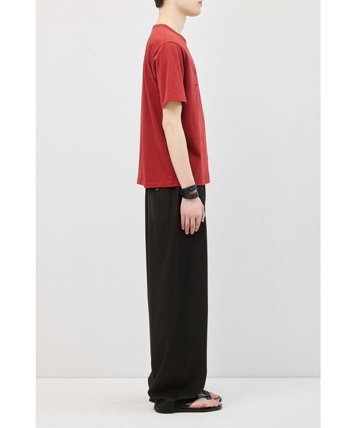 해칭룸(HATCHINGROOM) Abstract H Tee Dark Red