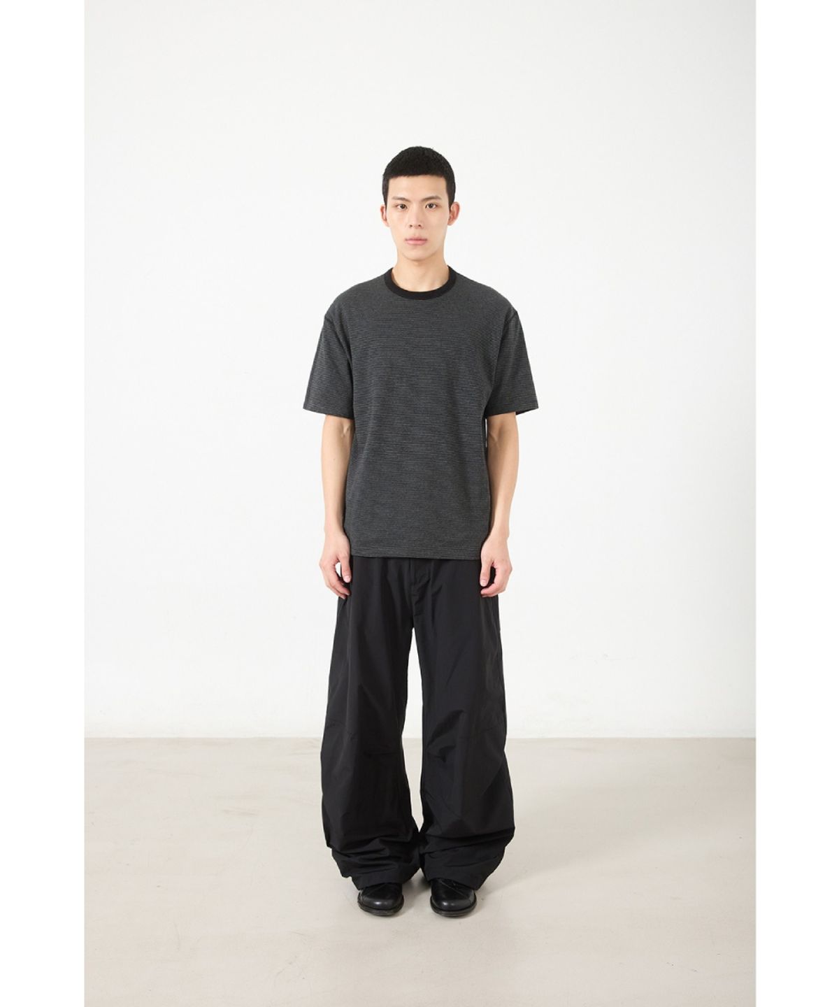 해칭룸(HATCHINGROOM) Two Face Tee 1/2 Black