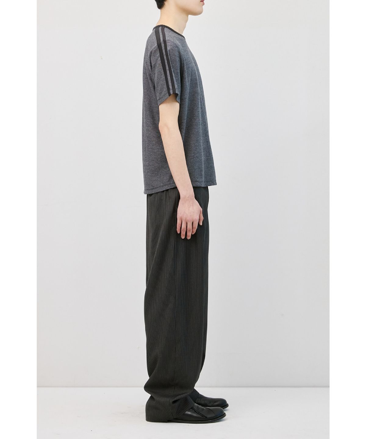 해칭룸(HATCHINGROOM) Lines Tee Black
