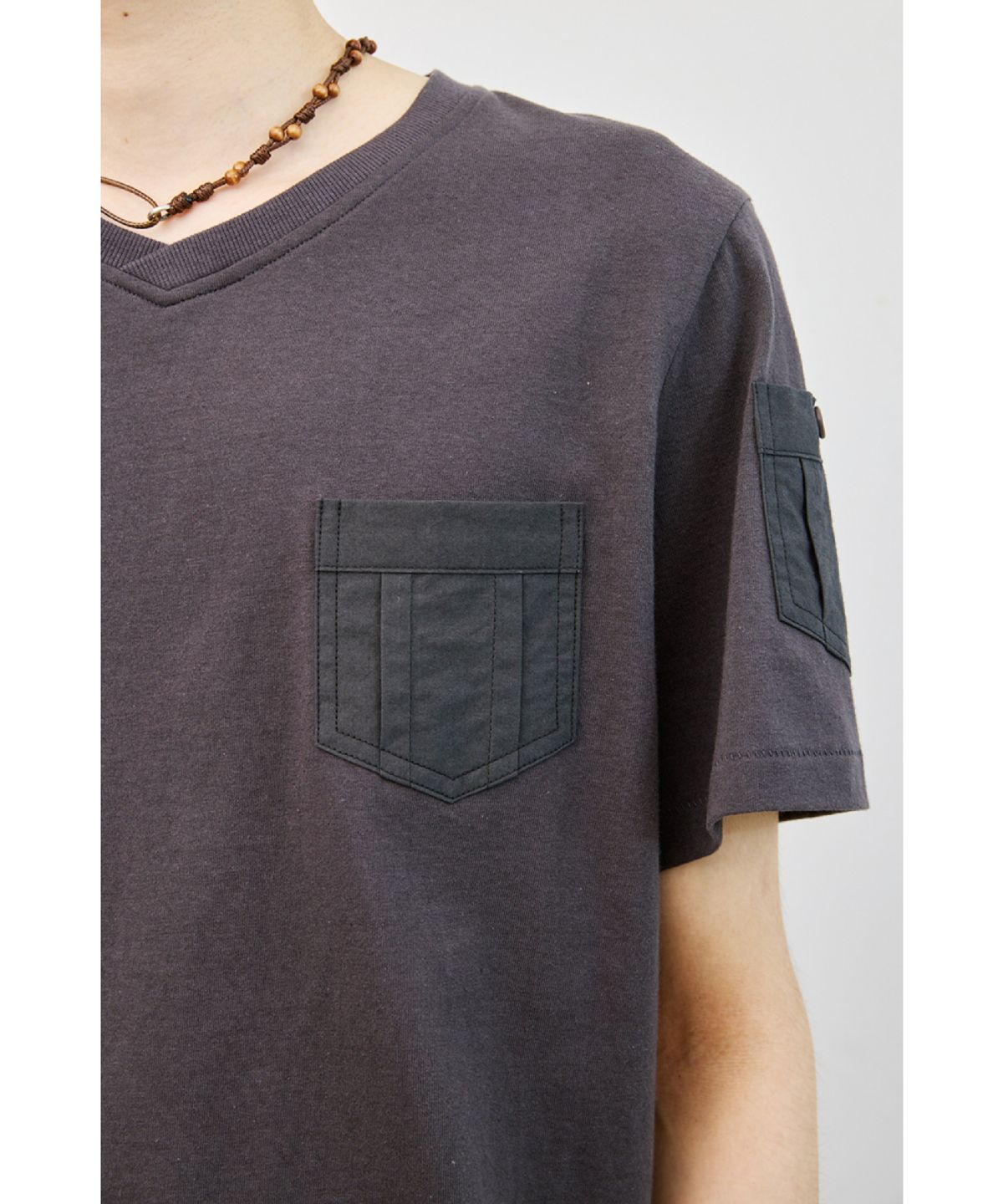 해칭룸(HATCHINGROOM) Multi Pocket Tee Charcoal