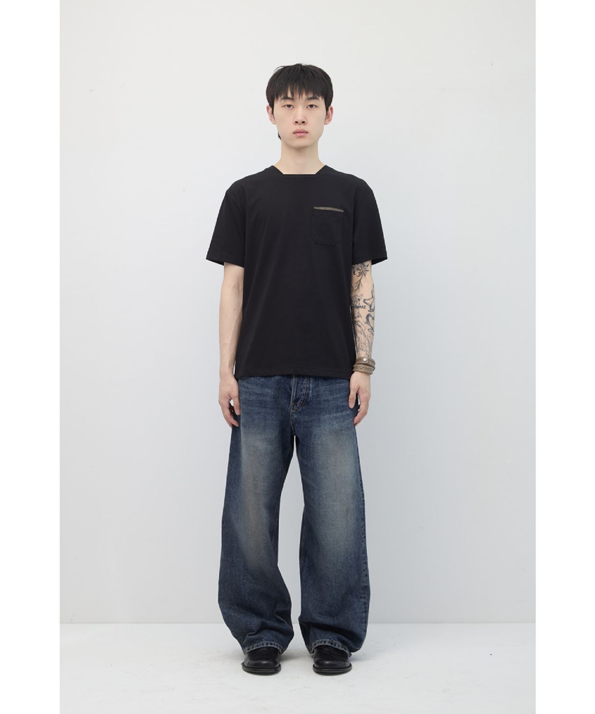 해칭룸(HATCHINGROOM) Square Neck Tee Black