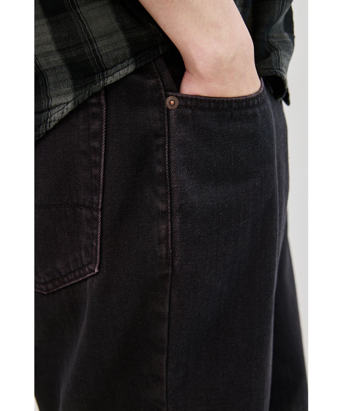 해칭룸(HATCHINGROOM) Bleached Shorts Dark Navy