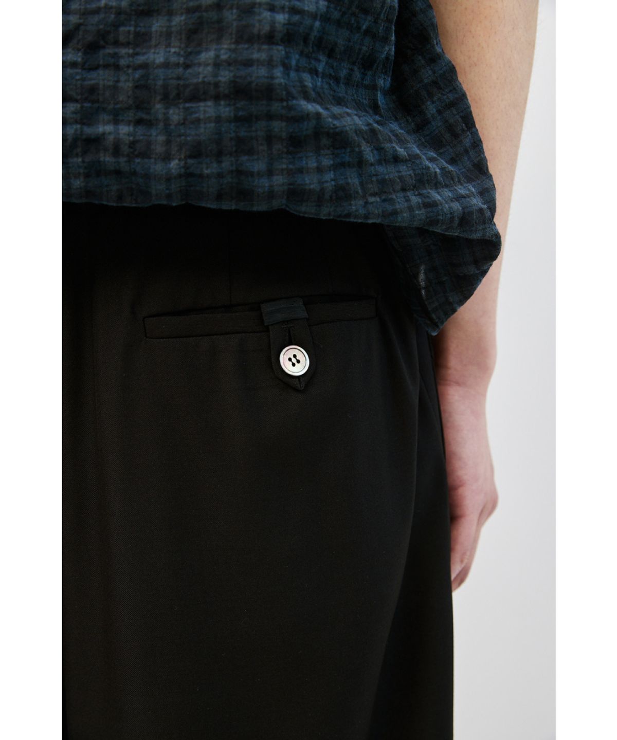 해칭룸(HATCHINGROOM) Contrast Trousers Black