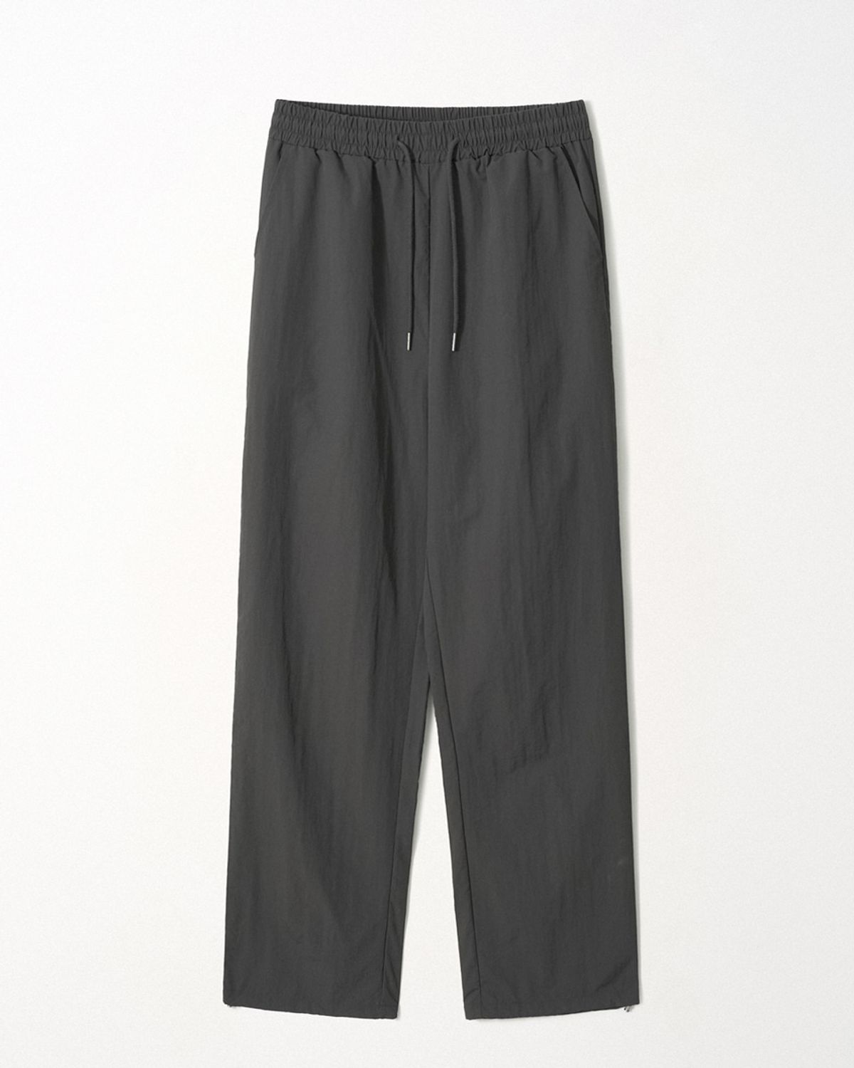 이지오(EZIO) Relaxed Nylon Trousers_Charcoal