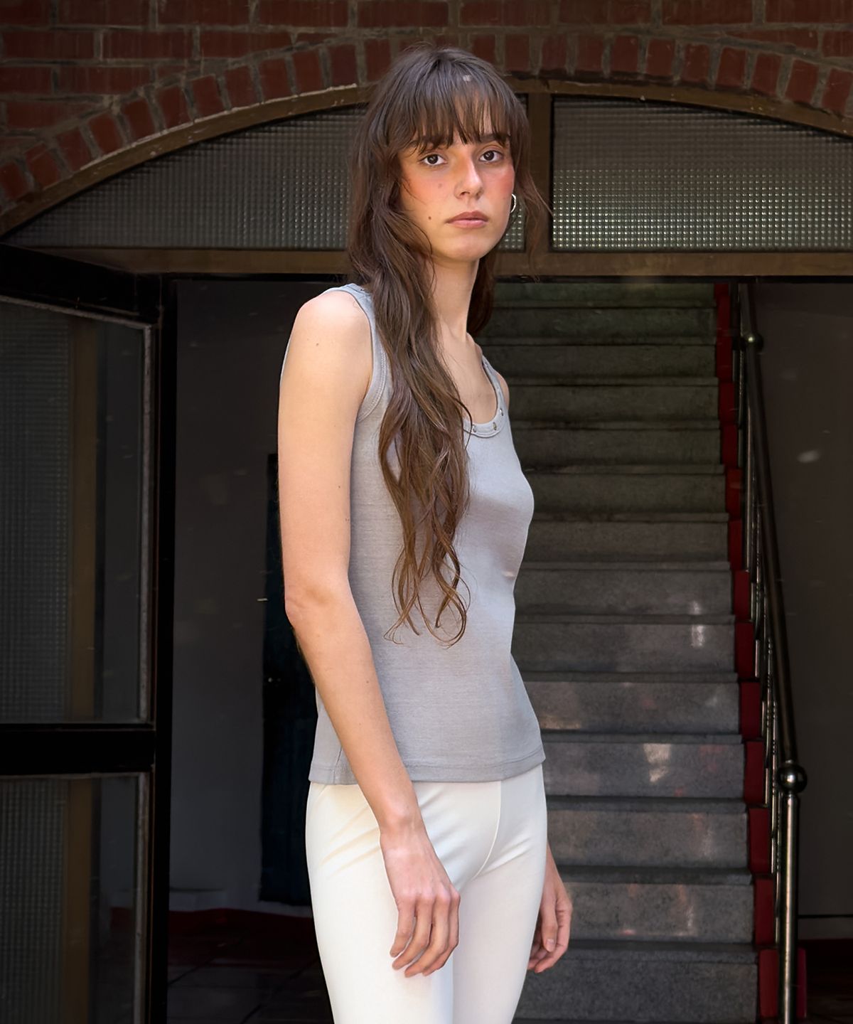 다이애그널(DIAGONAL) STUDDED SLEEVELESS TOP (grey)