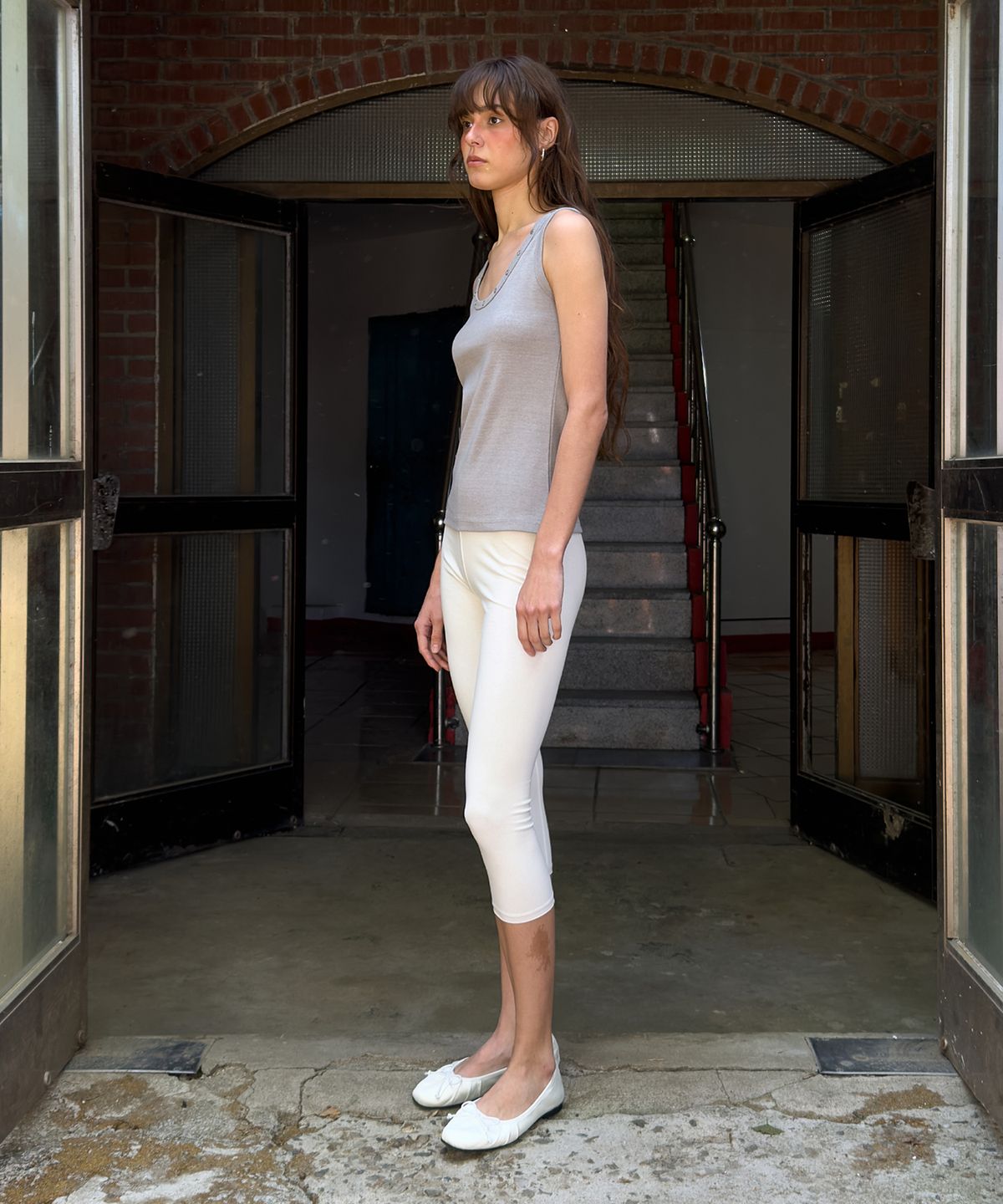 다이애그널(DIAGONAL) STUDDED SLEEVELESS TOP (grey)