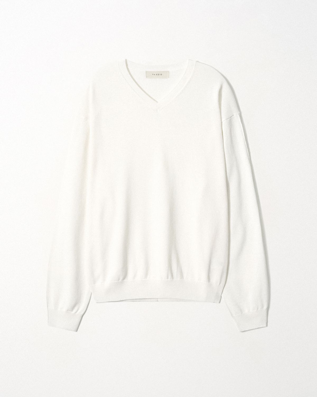 이지오(EZIO) Essential V-Neck Knit_Ivory
