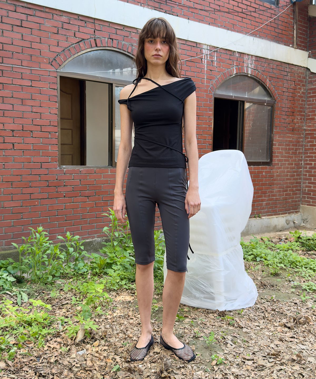 다이애그널(DIAGONAL) STRING OFF SHOULDER TOP (black)