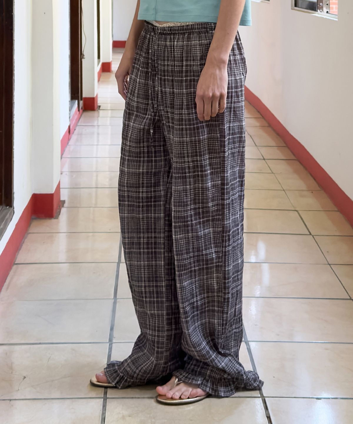 다이애그널(DIAGONAL) CHECK FRILL PANTS (brown)