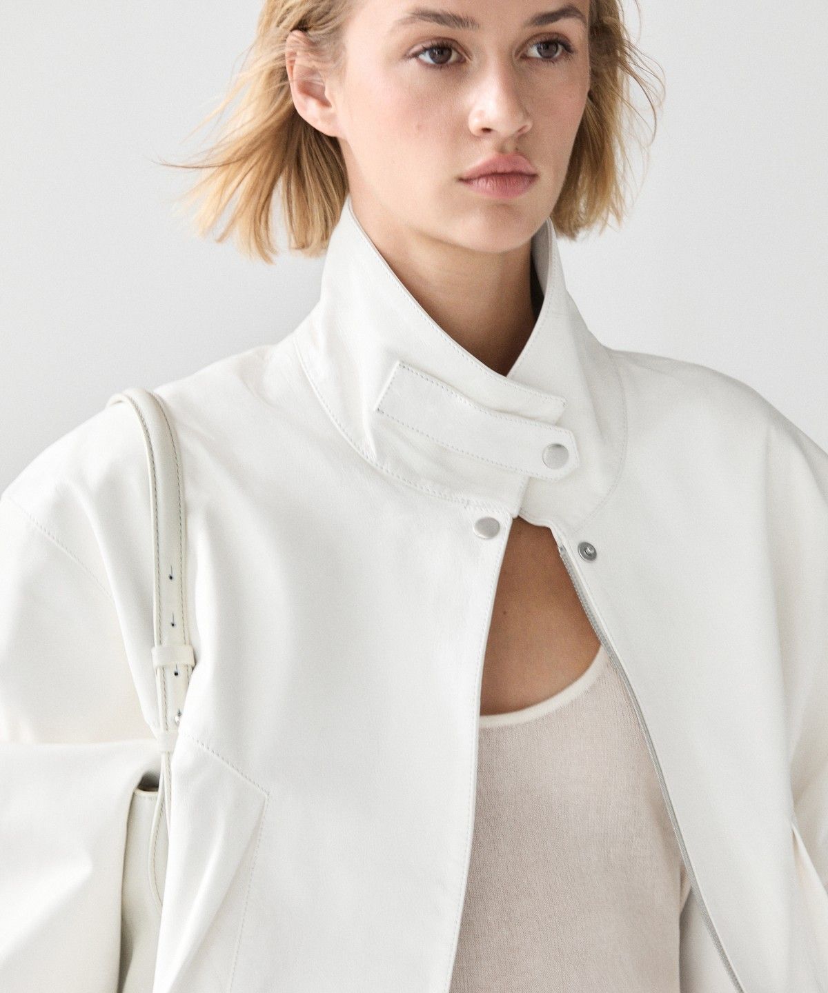 마시모두띠(MASSIMO DUTTI) 나파 가죽 봄버 자켓