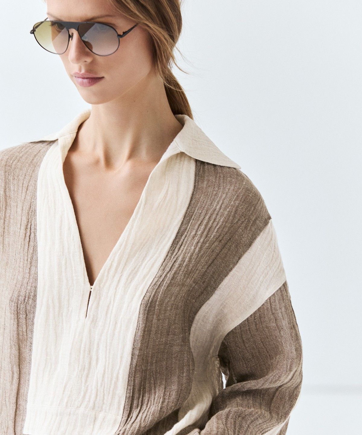 마시모두띠(MASSIMO DUTTI) 플루이드 텍스처 린넨 블렌드 블라우스
