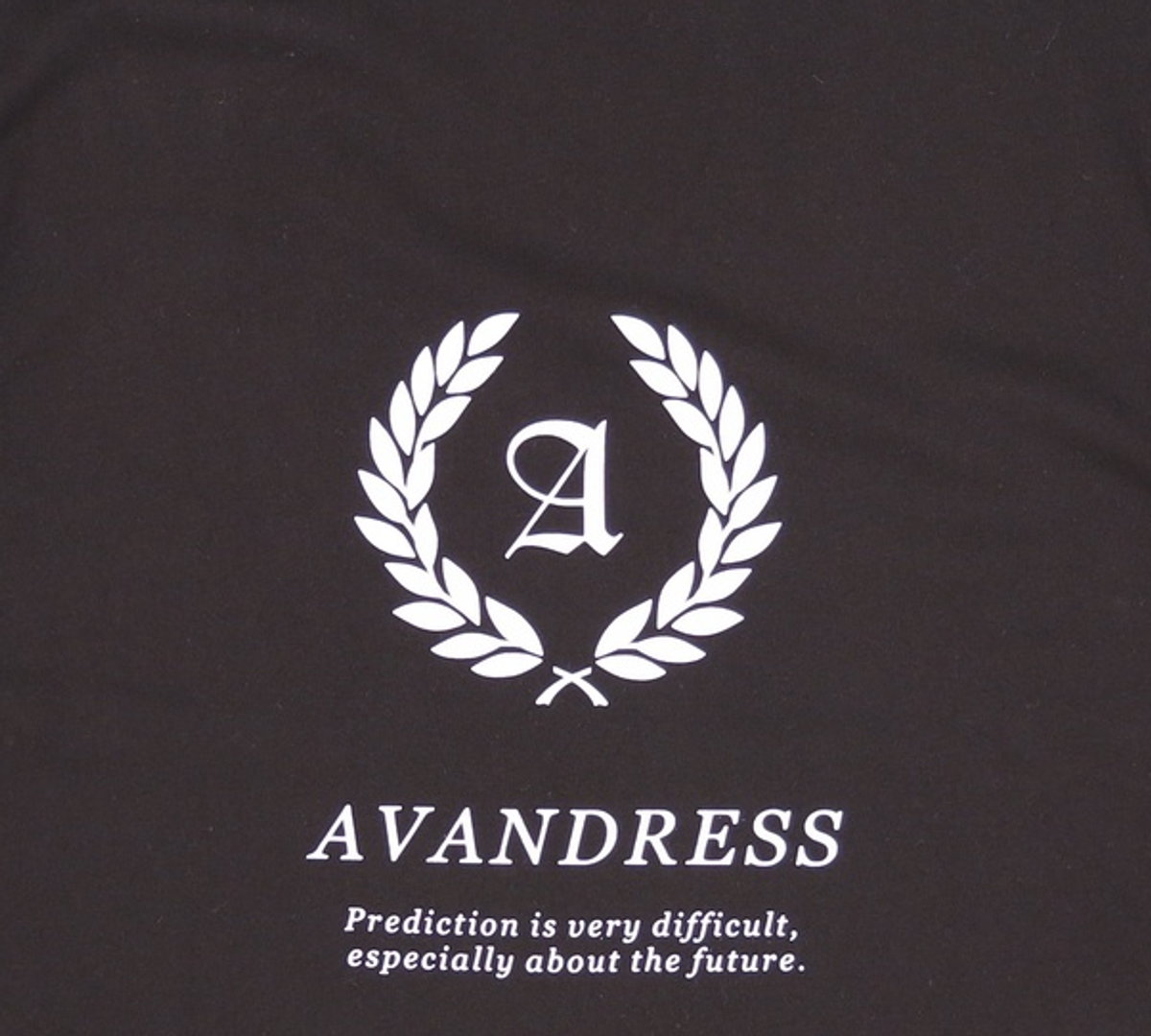어반드레스(AVANDRESS) 반소매 티셔츠