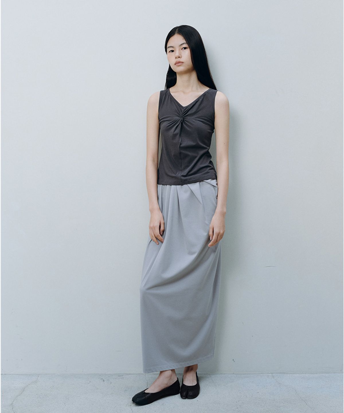 카셀(CACELE) SOFT TWIST SLEEVELESS, CHARCOAL