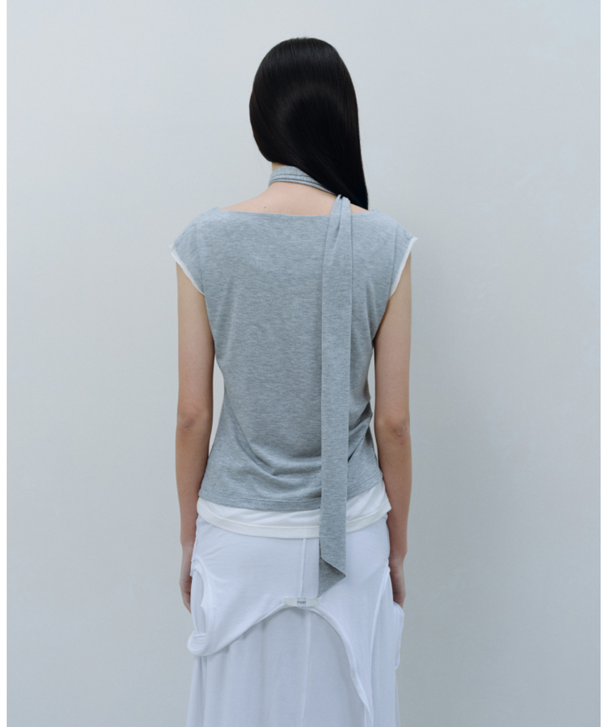 카셀(CACELE) LAYERED NECK STRAP T-SHIRT, MELANGE GRAY