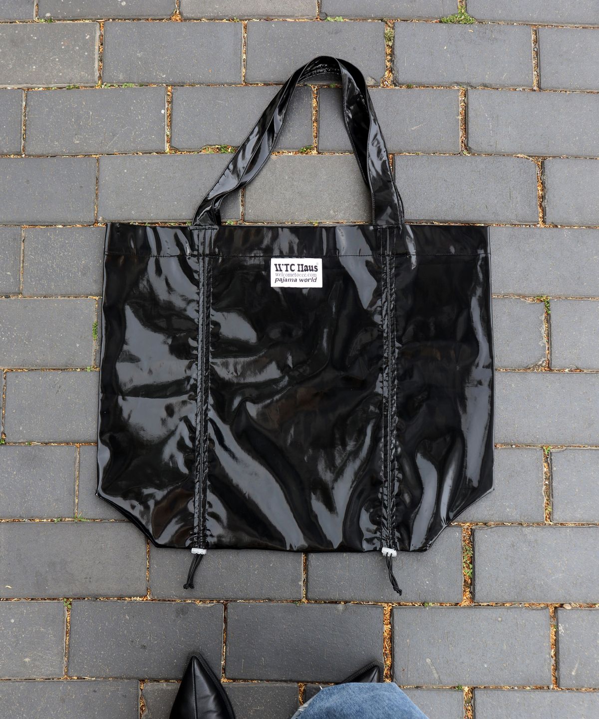 웰컴투씨씨씨(WELCOME TO CCC) YOYO Big Bag (2 Color) 빅 백