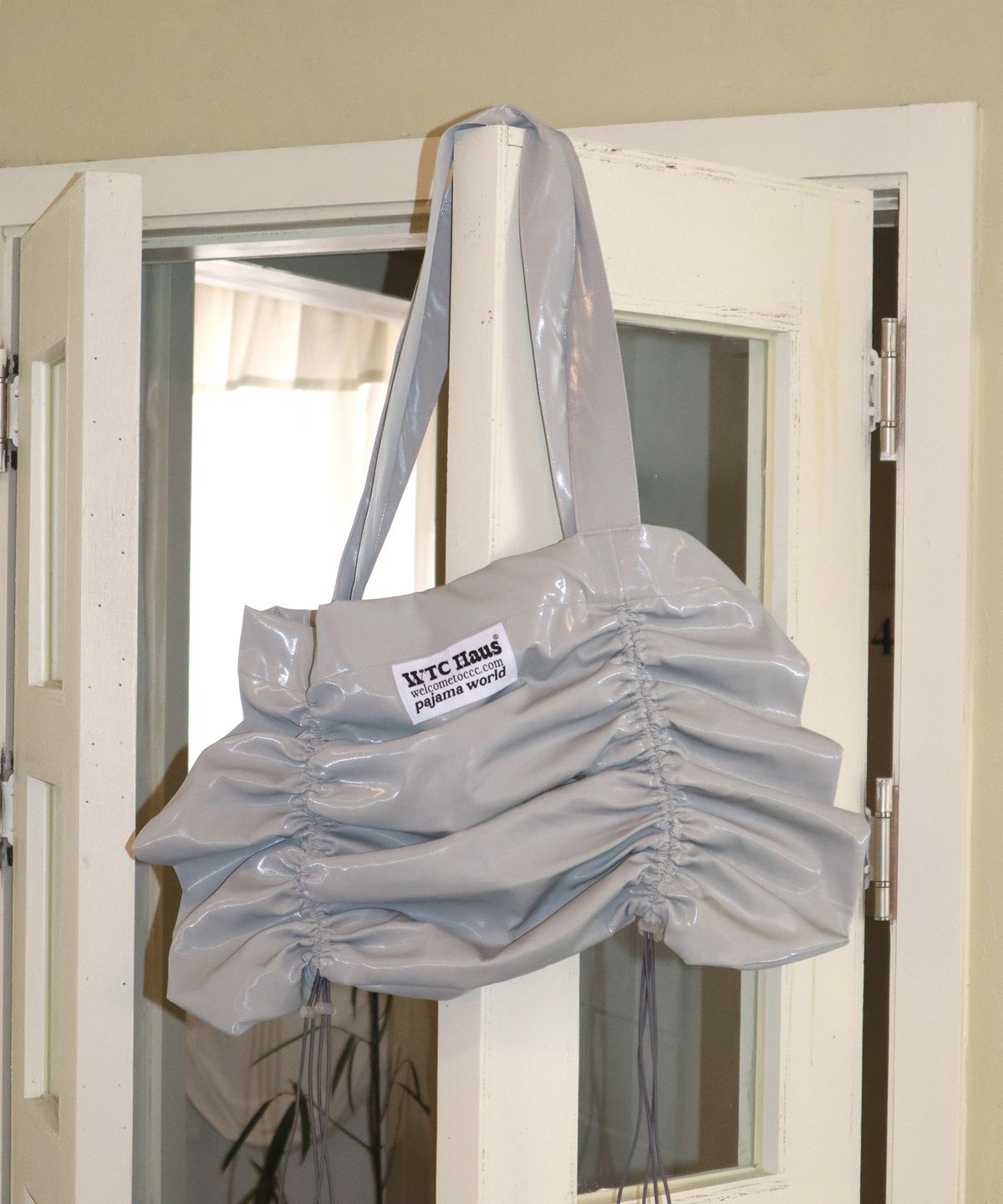 웰컴투씨씨씨(WELCOME TO CCC) YOYO Big Bag (2 Color) 빅 백