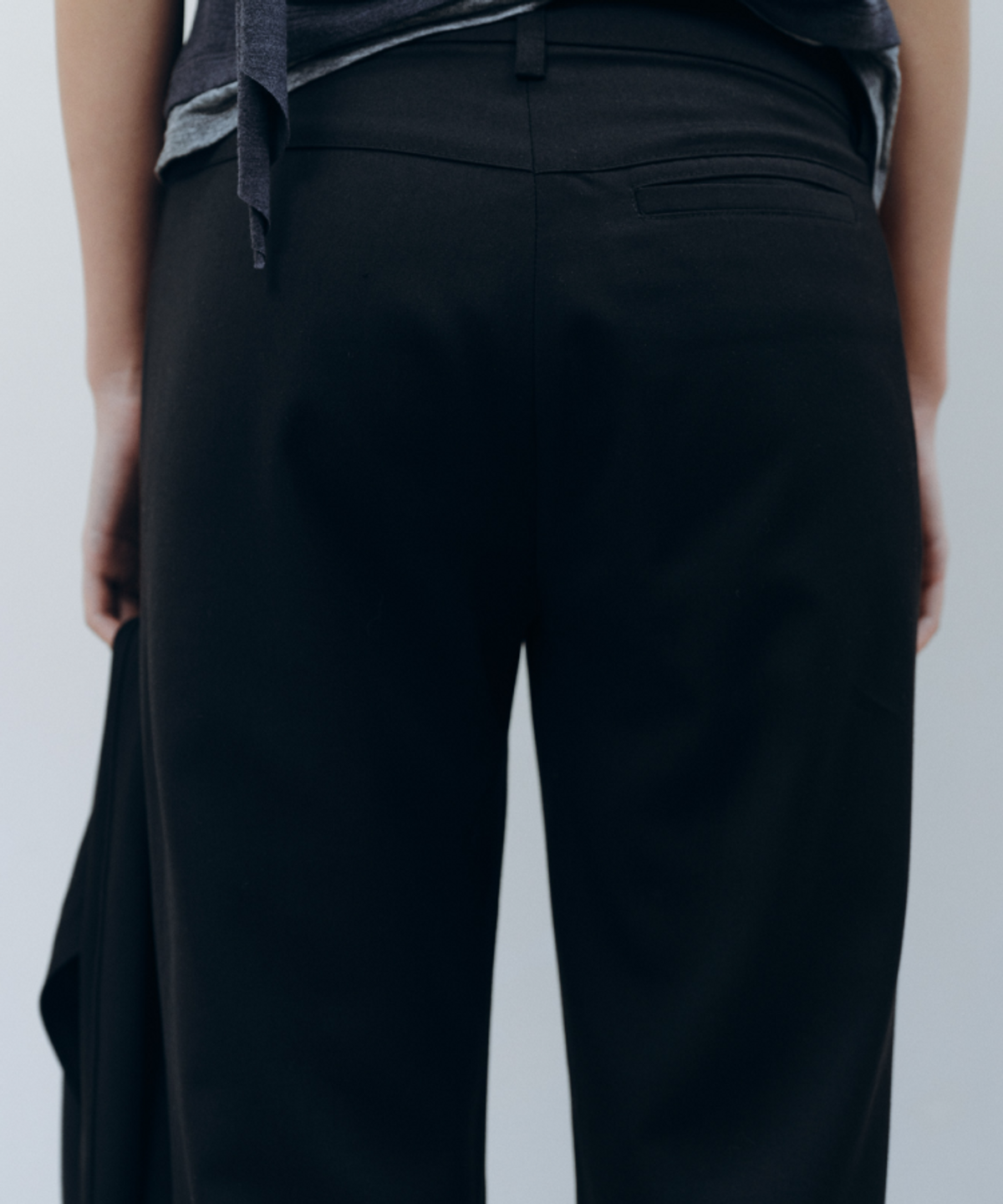 카셀(CACELE) LOW-RISE BOOTS CUT LAP PANTS, BLACK