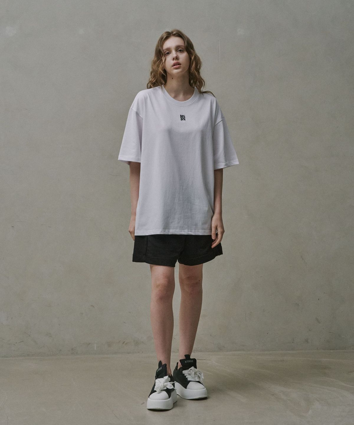 메종 드 누아(MAISON DE NOIR) SIGNATURE T-SHIRT WHITE