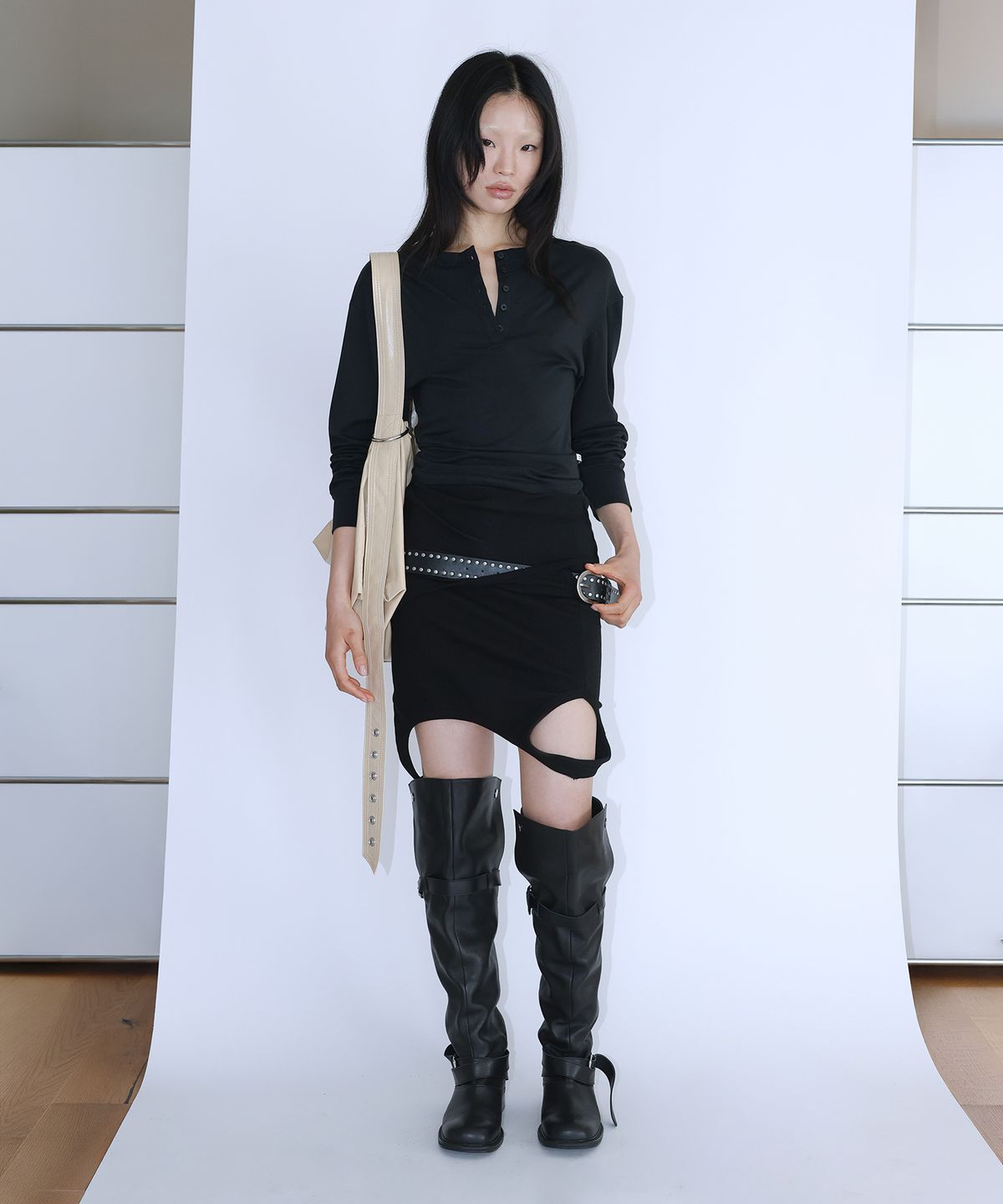 틴시(TEENSY) 할로우 드레이프 벨티드 호보백 (버터)